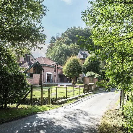 Tatil Evi Mansion With Pool, Neblon