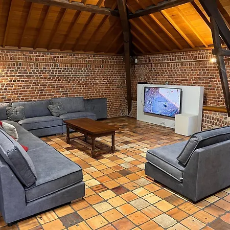 Tatil Evi Mansion With Pool, Neblon Ouffet